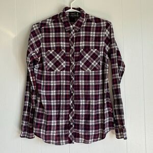 Eddie Bauer classic fit women's lightweight plaid button down long sleeve sz S